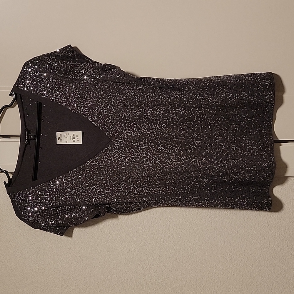 BRAND NEW Express sequin t-shirt, size M, grey